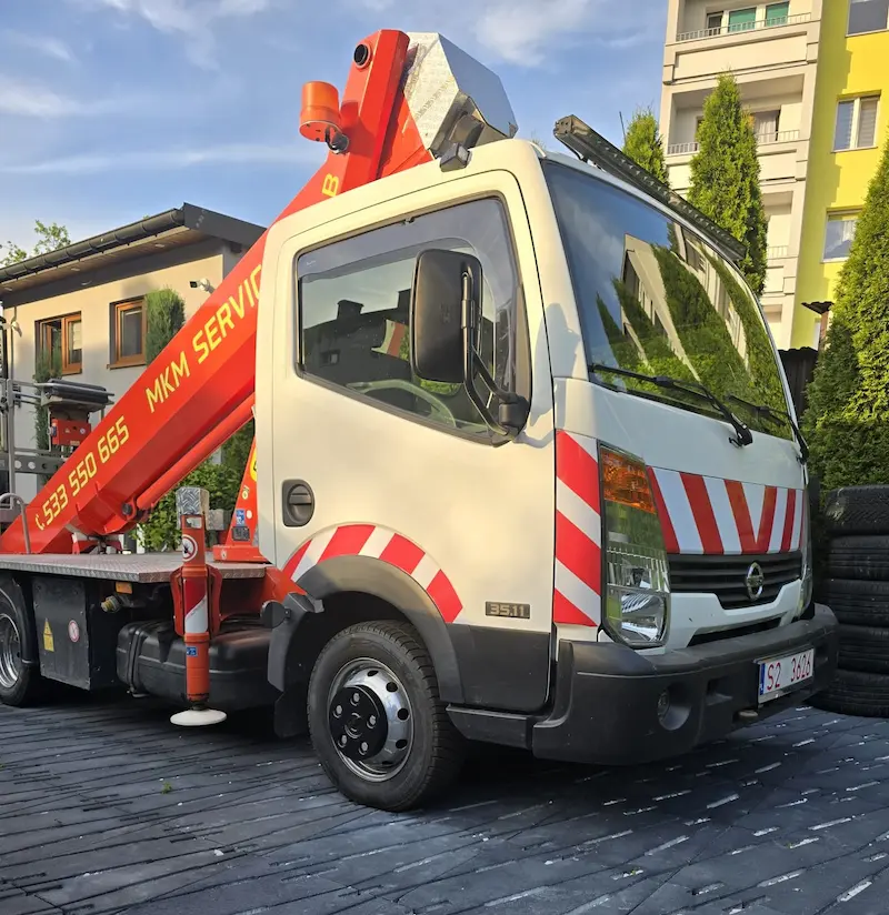 Podnośnik koszowy MKM Service podczas standardowego wynajmu